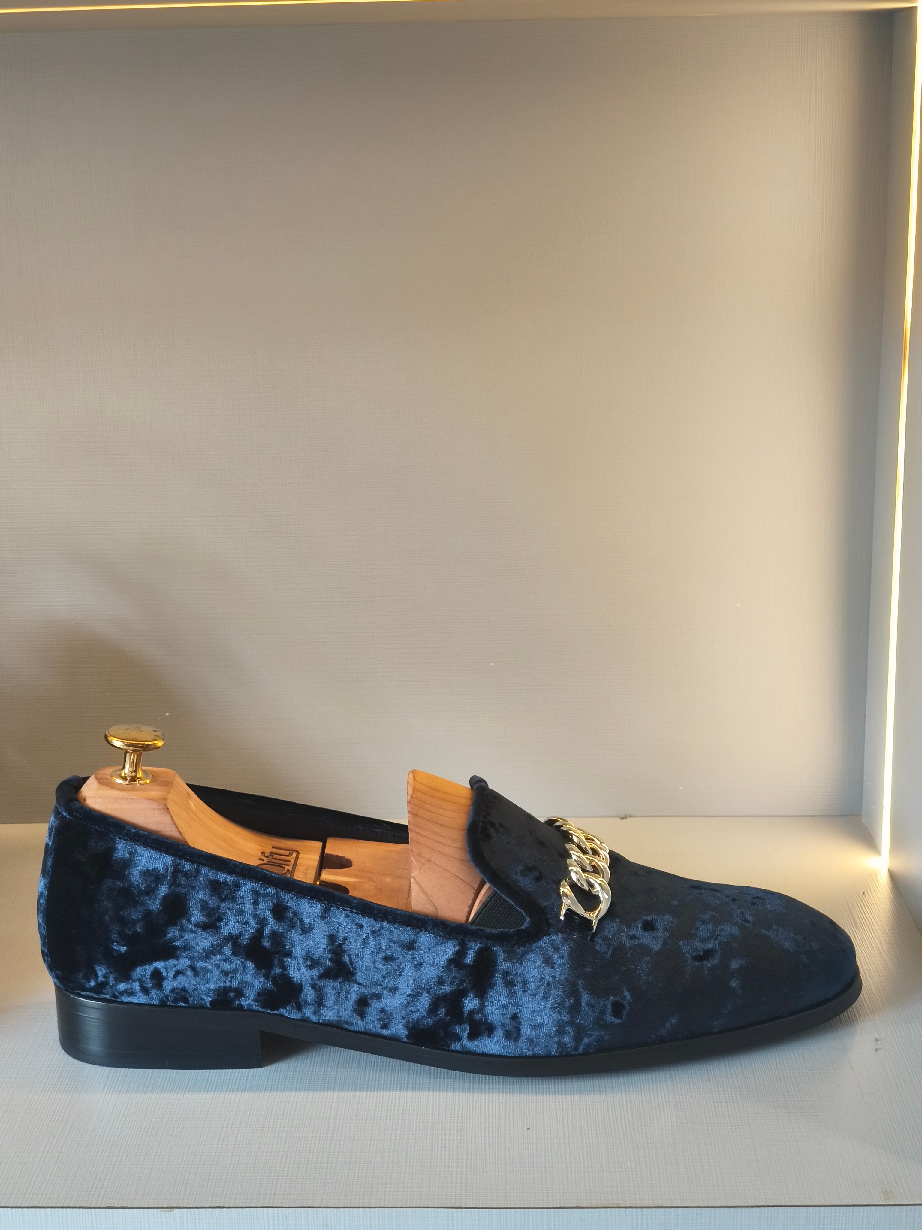 Kane - Crushed Navy Blue Velvet