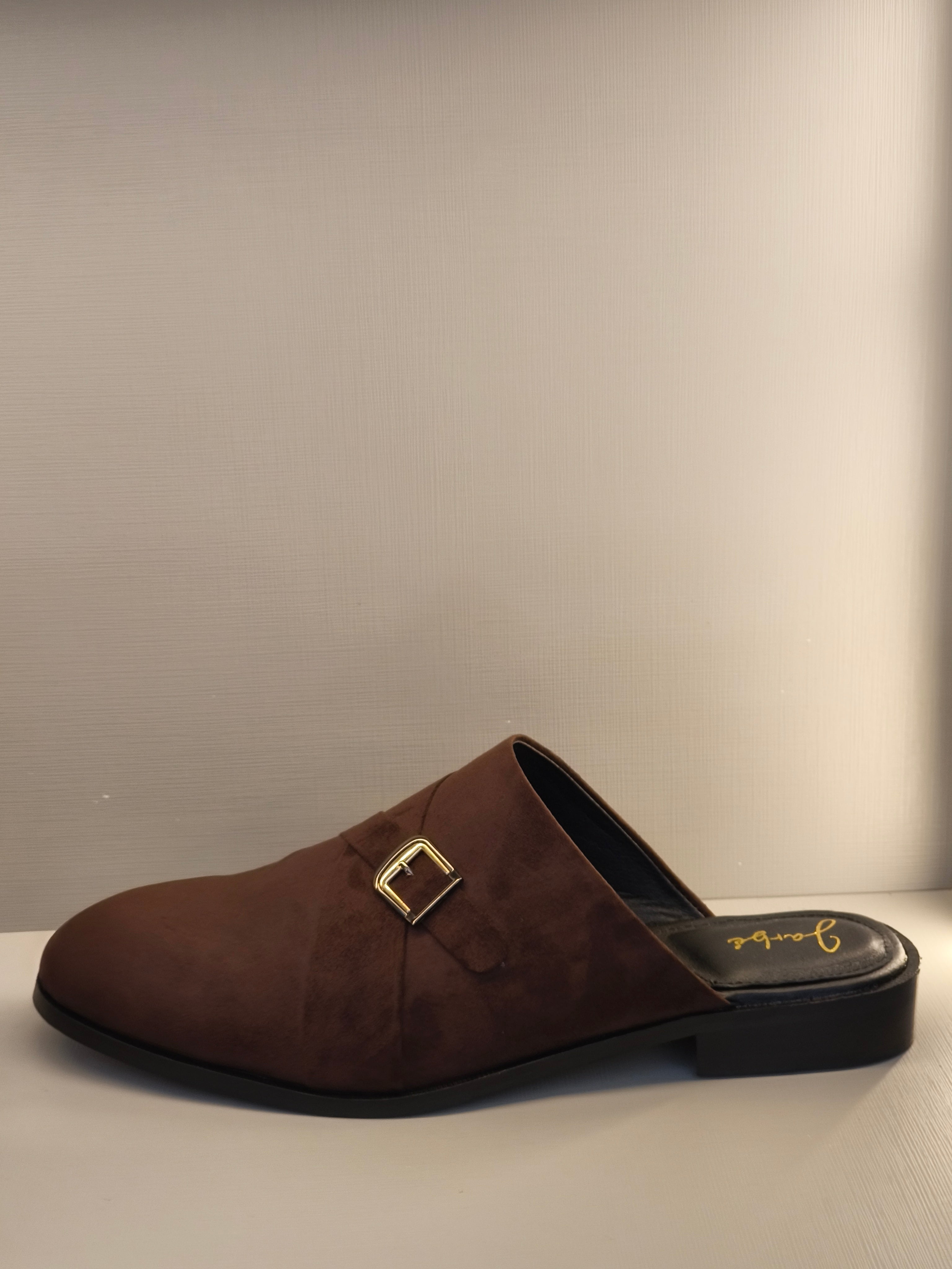 Munto - Brown suede