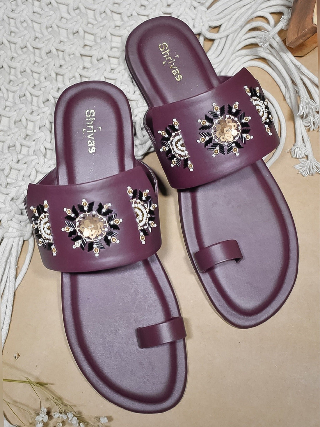 Daisy- Maroon