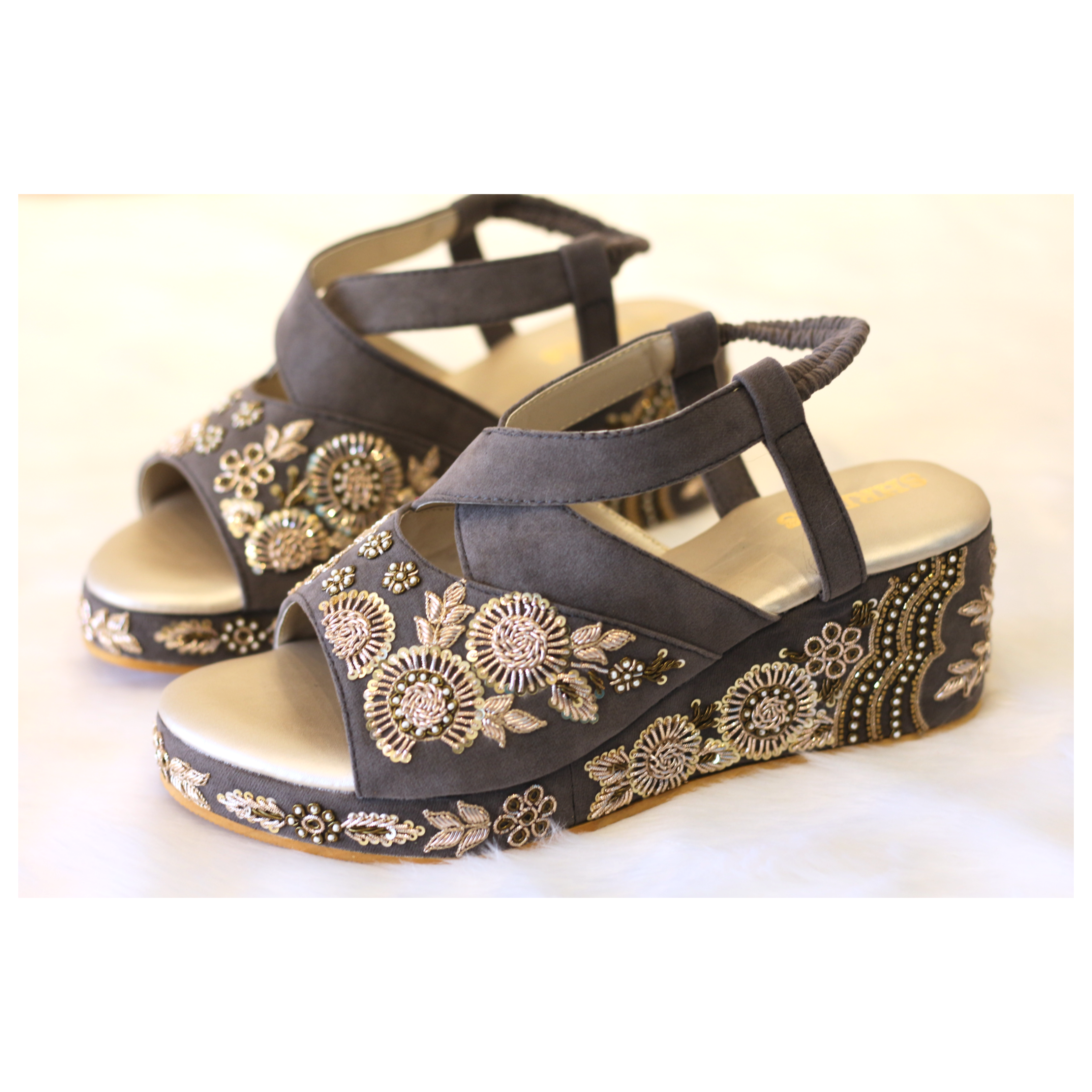 Dinaz Grey